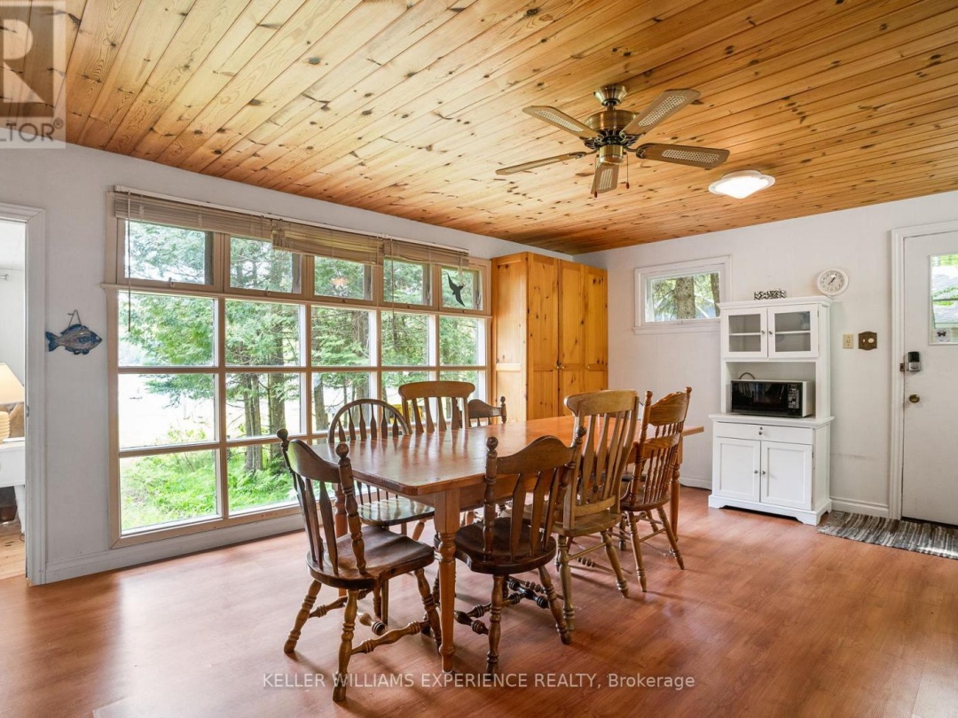 1049 Elsie Bay Road, Horseshoe Lake