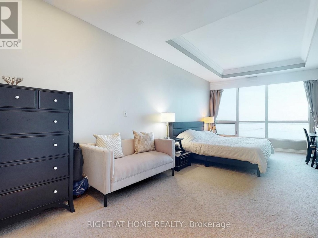 PH06 - 37 ELLEN STREET, 