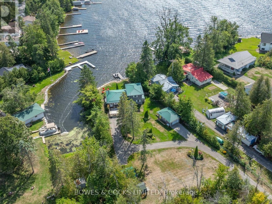 32 STURGEON GLEN ROAD, 