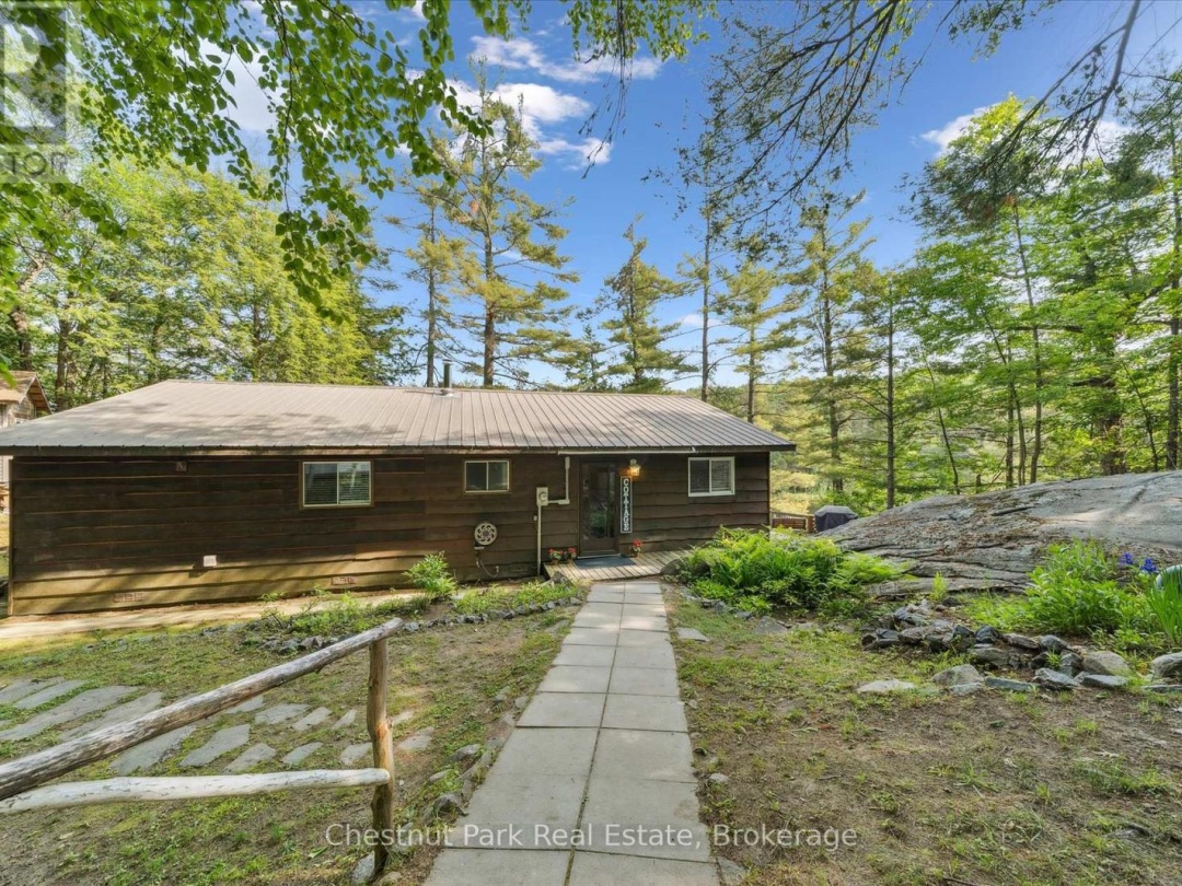 1082 MAPLEWOOD ROAD E, 