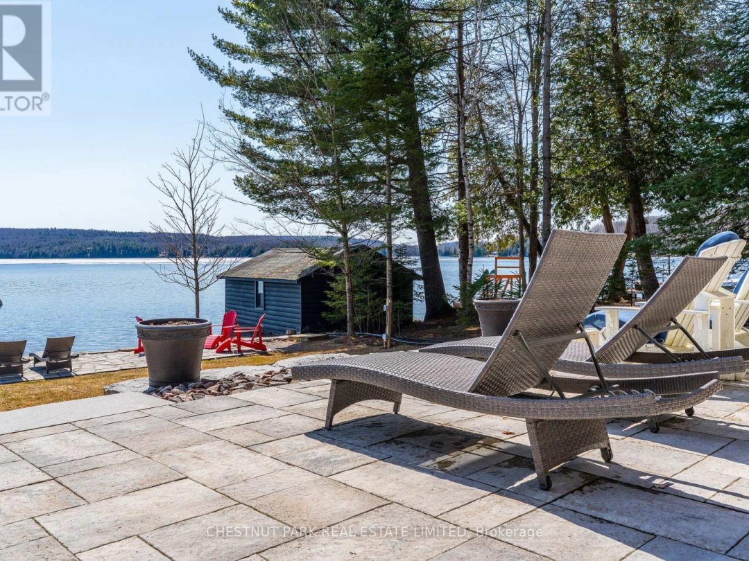 1168 Curry Road, Haliburton Lake
