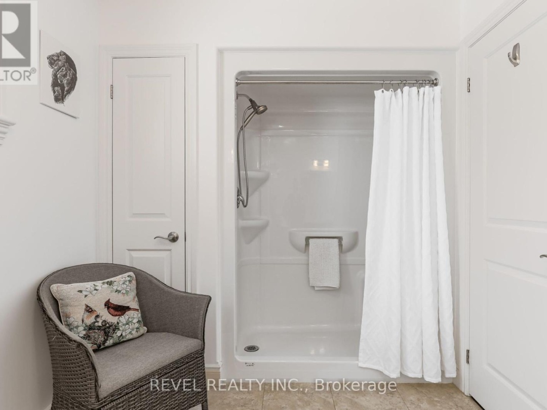 35 BRUCE CRESCENT, 