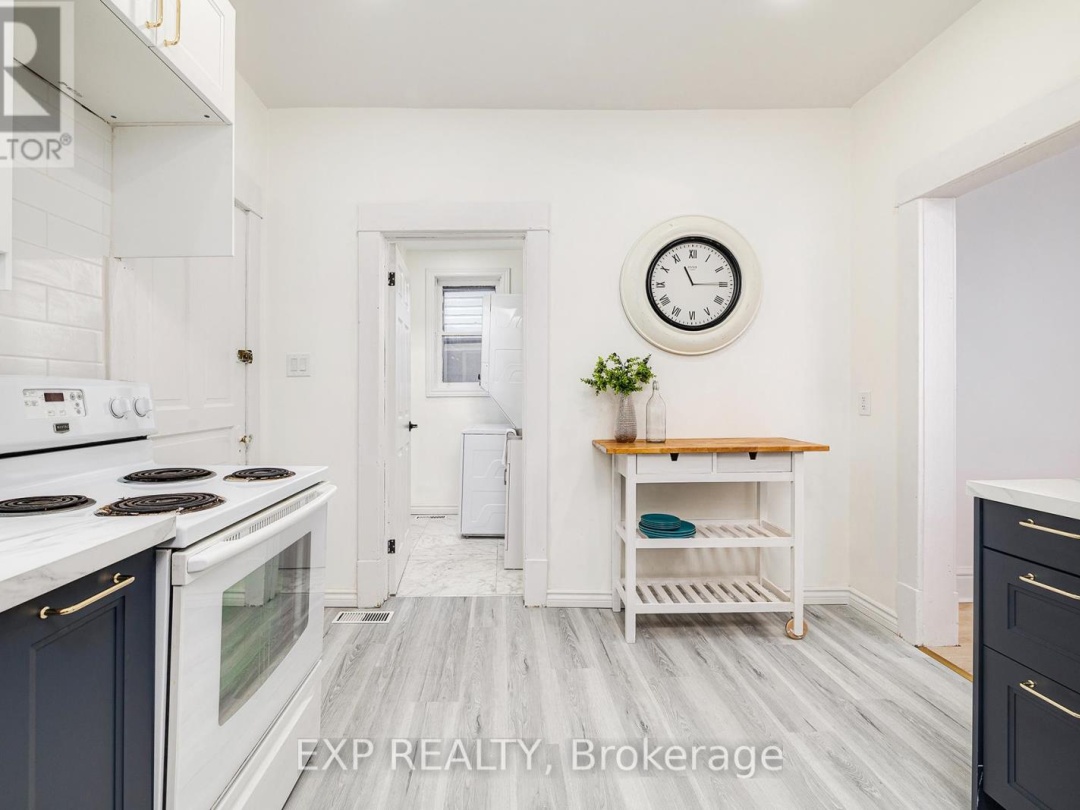 11 FARRER STREET, 