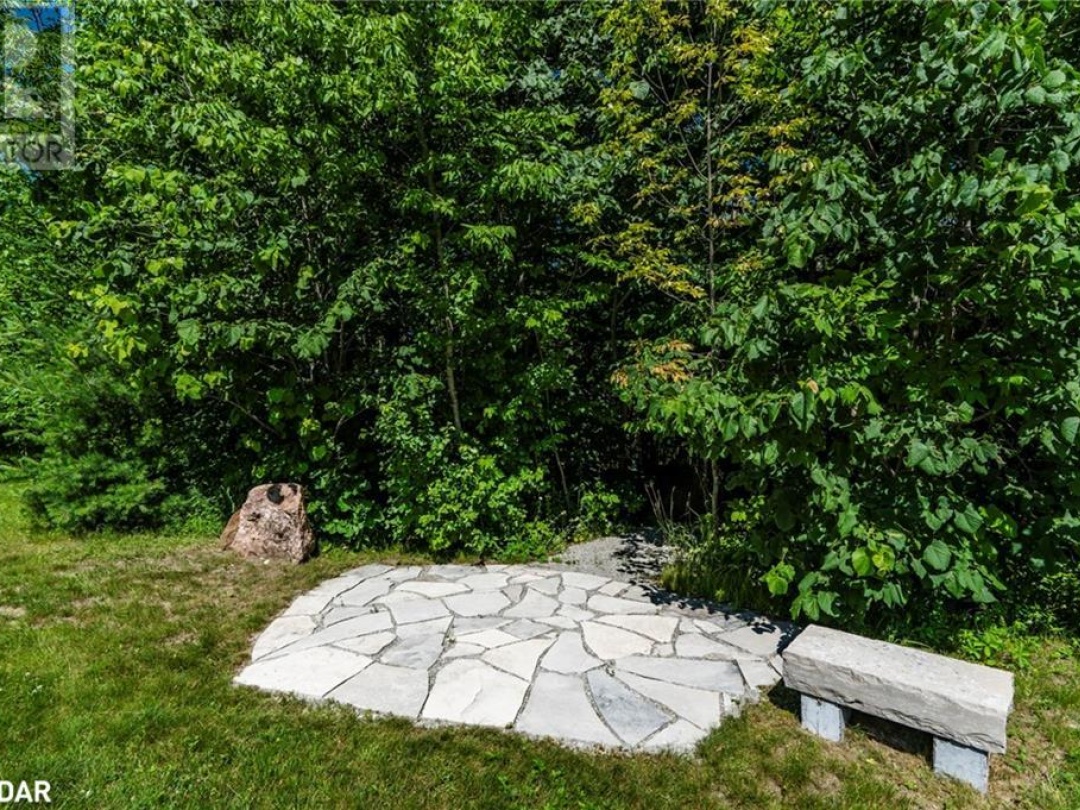 403 MOONSTONE Road E, 