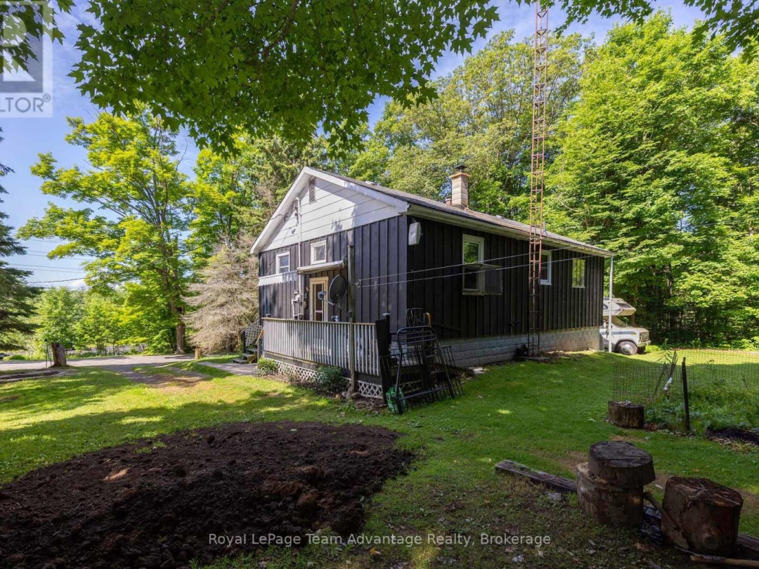 9 WOODS LANE, 