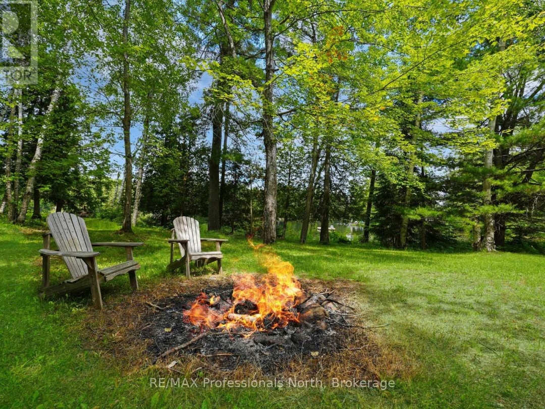 1279 ENGLISH CIRCLE, 
