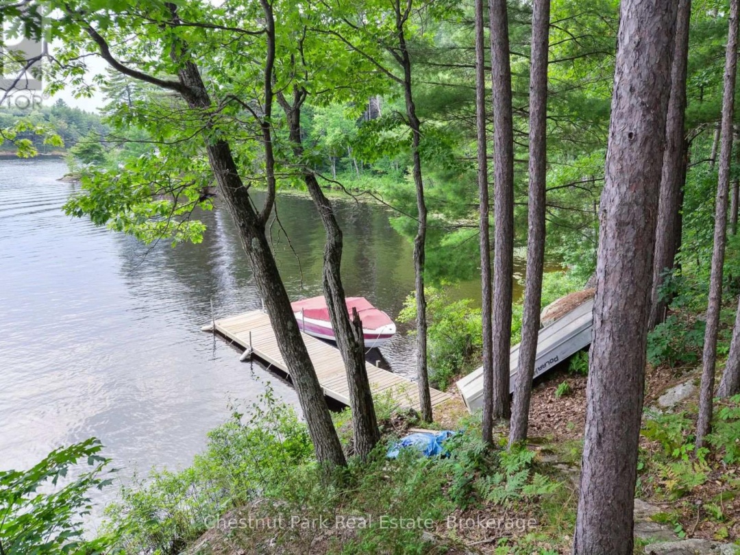 1049 Route 11 Road E, Kahshe Lake