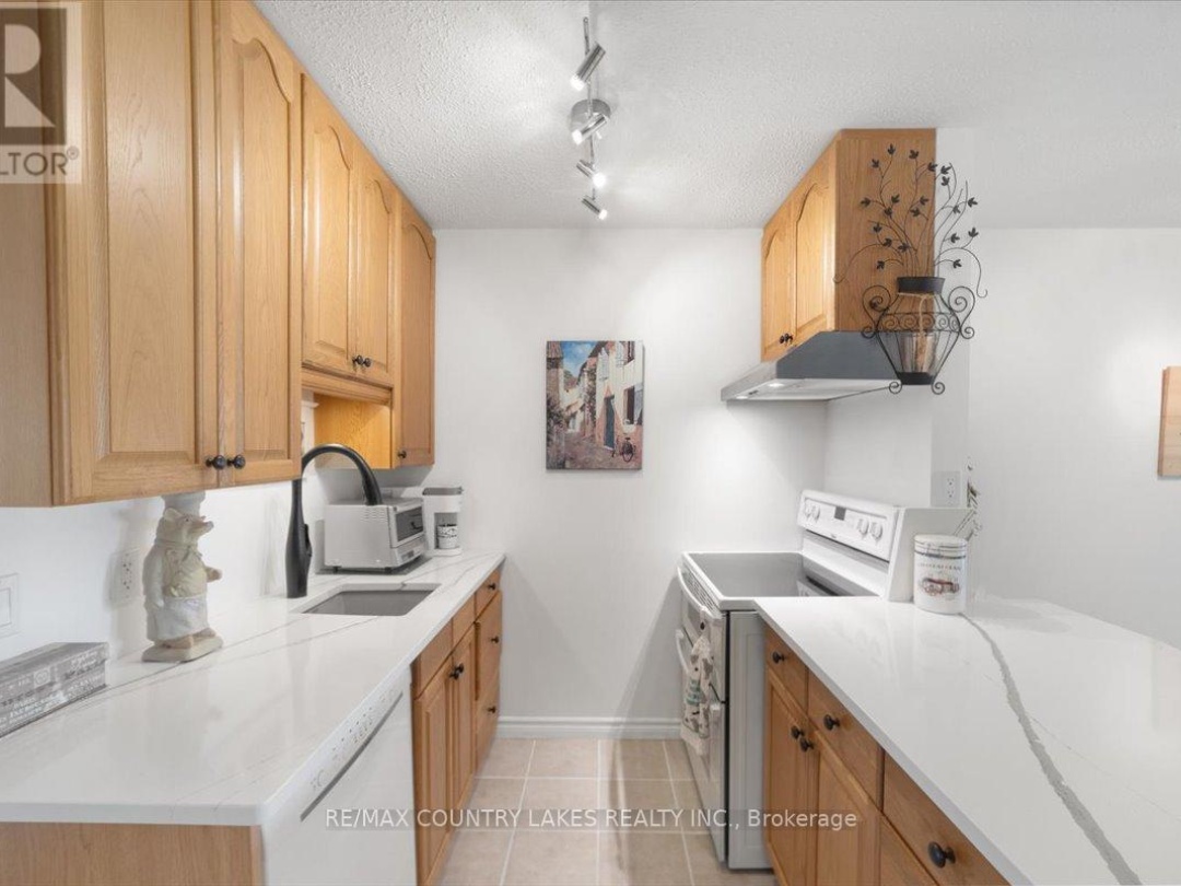 9 3 Paradise Boulevard, Lake Simcoe