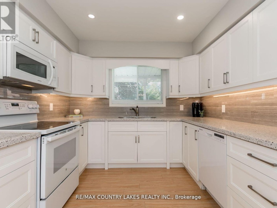 47 LAKE AVENUE, Lake Simcoe