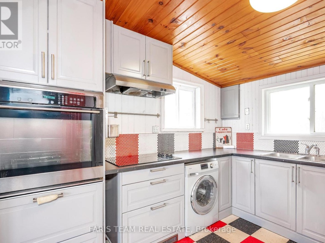4 SCHOONER LANE, 