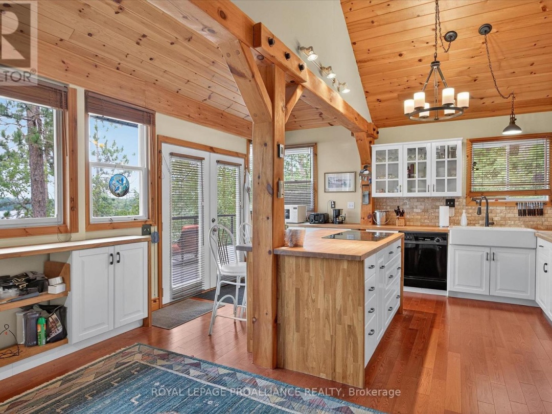 1051 TAPOKE LANE, 