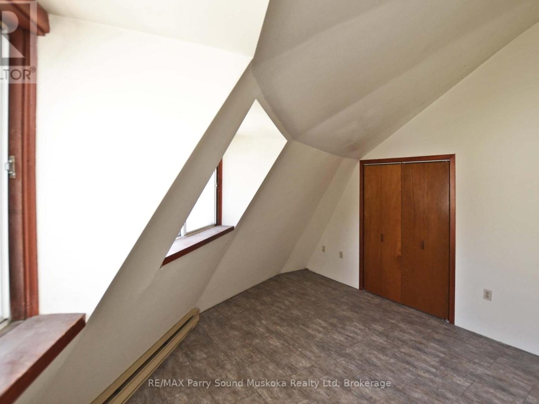 17 19 Church Street, Parry Sound
