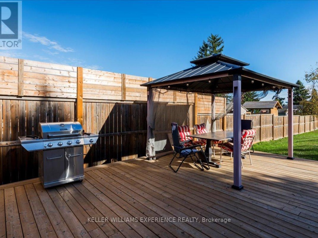 35 CHAMPLAIN CRESCENT, 