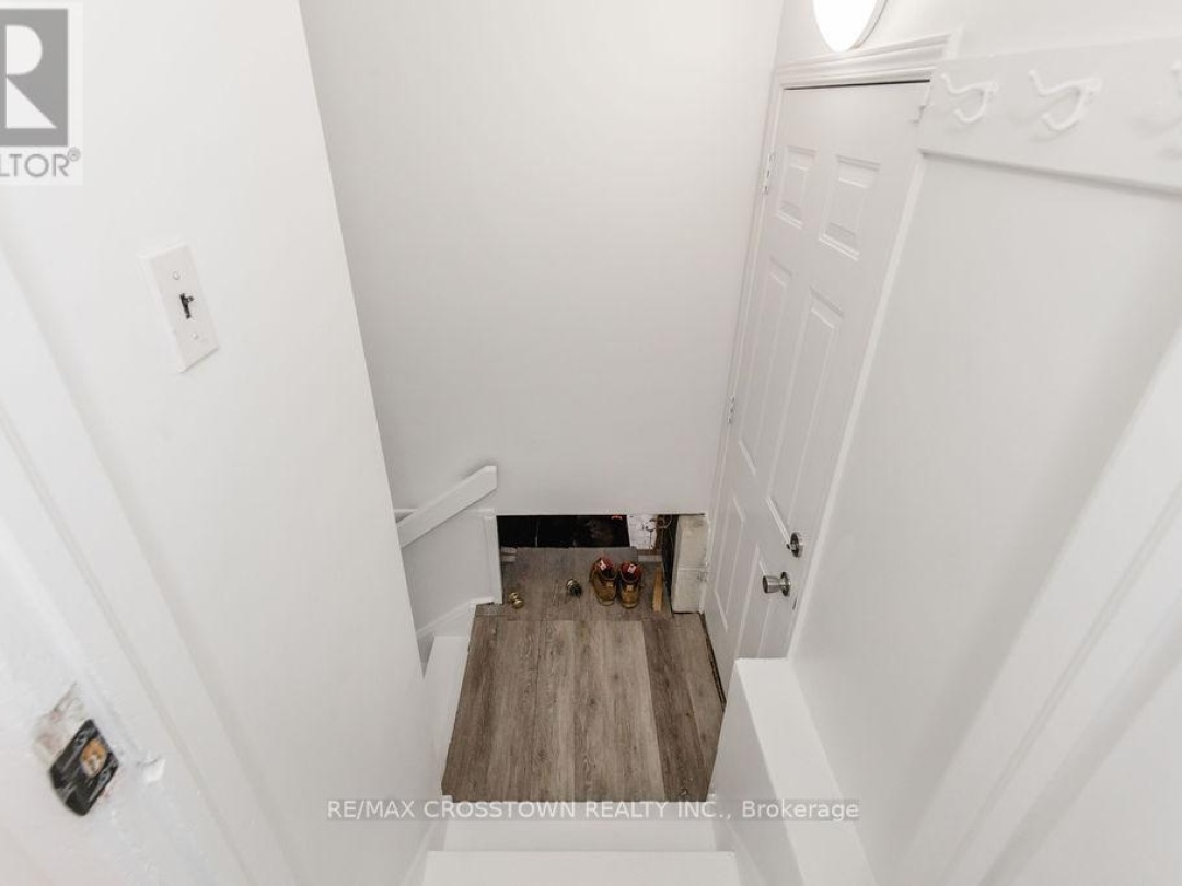 3495 BRENNAN LINE, 