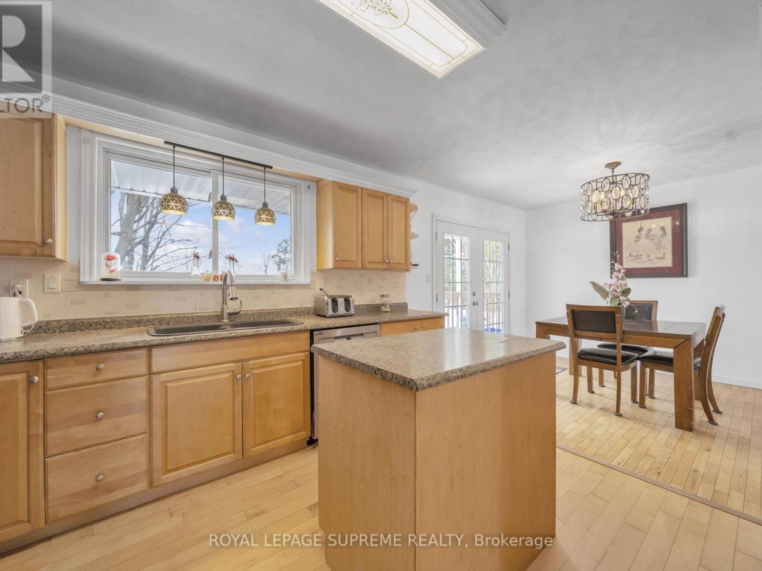 8740 12 Highway, Oro-Medonte