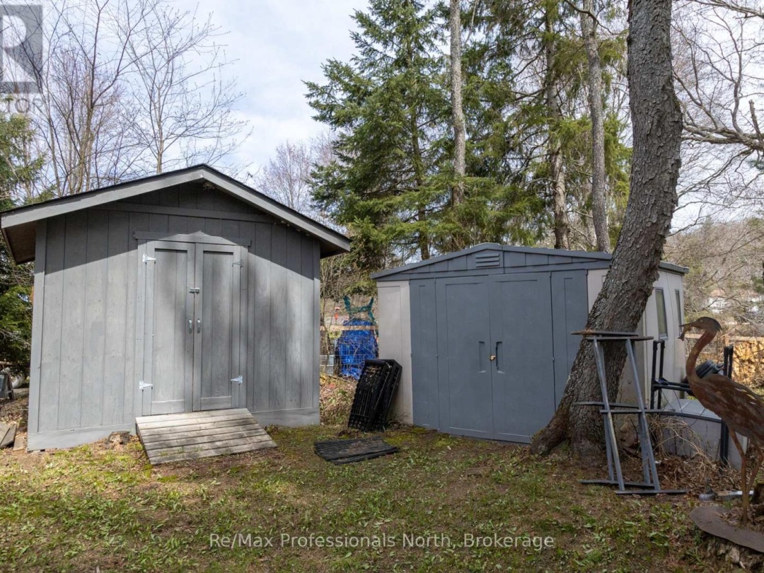 80 Invergordon Avenue, Gull Lake
