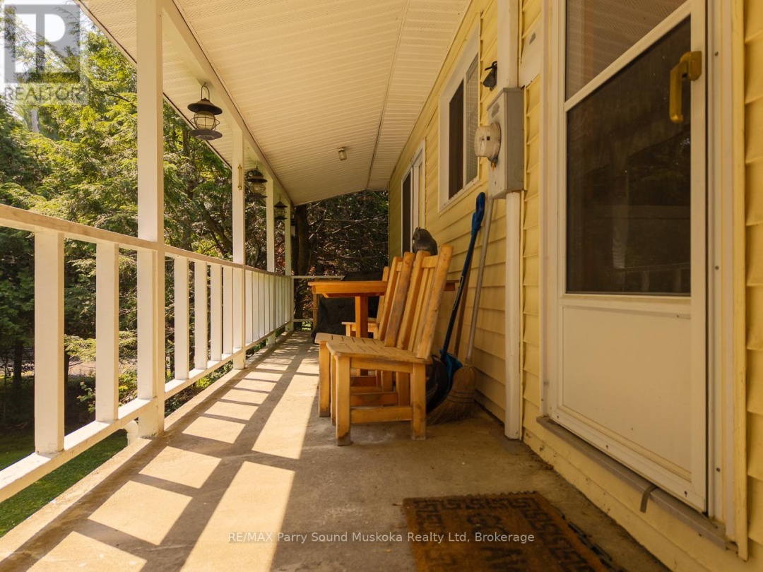 86 LAKESIDE CRESCENT, 