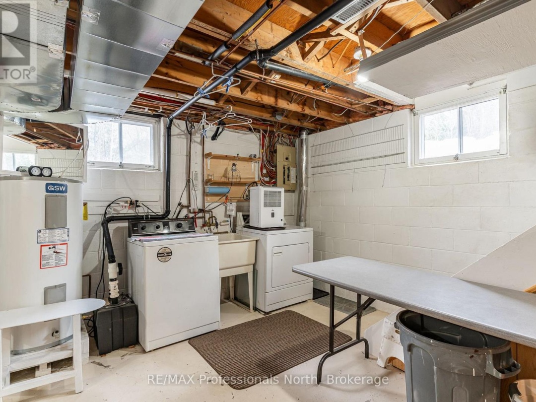 1010 Sturgeon Drive, Minden Lake