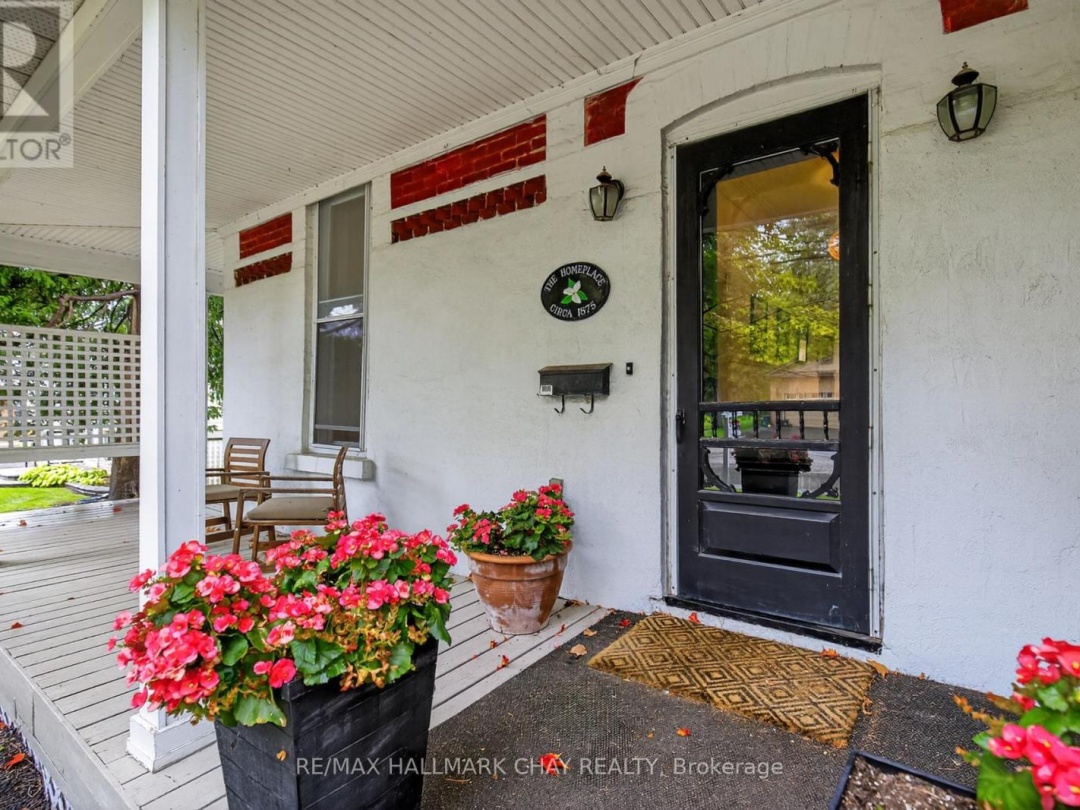 400 PETER STREET N, 