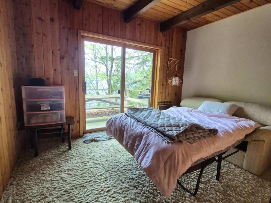 160 West Point Sands Road, Mary Lake