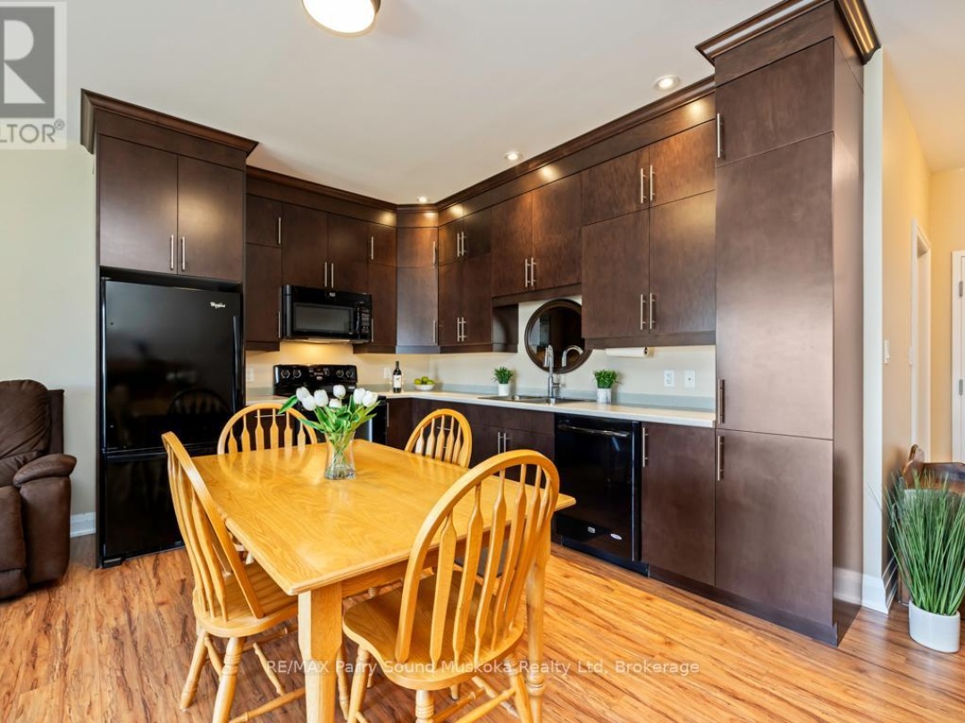 303 - 20D SILVER BIRCH COURT, 