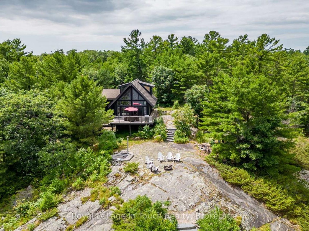 B686-8 DERBYSHIRE ISLAND, Georgian Bay