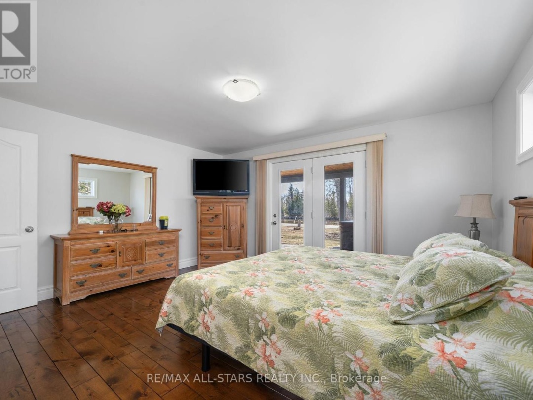 210 Moorings Drive, Burnt Lake