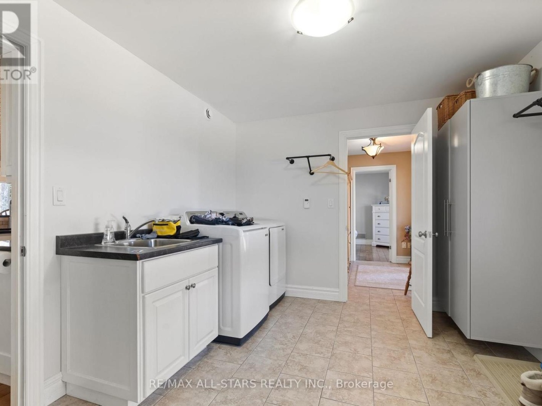 210 Moorings Drive, Burnt Lake