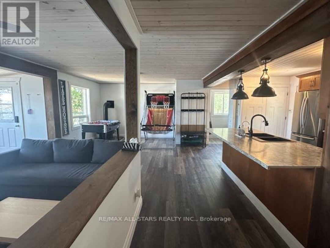15 Manchester Trail, Sturgeon Lake