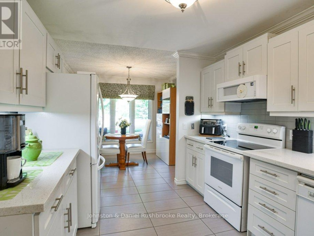 21 PINERIDGE GATE E, 