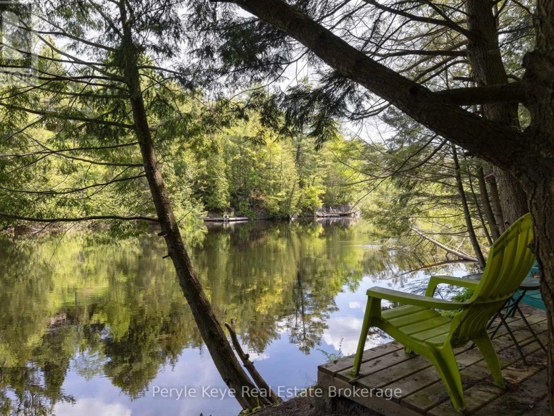 2 63 Southbank Drive, Lake Muskoka