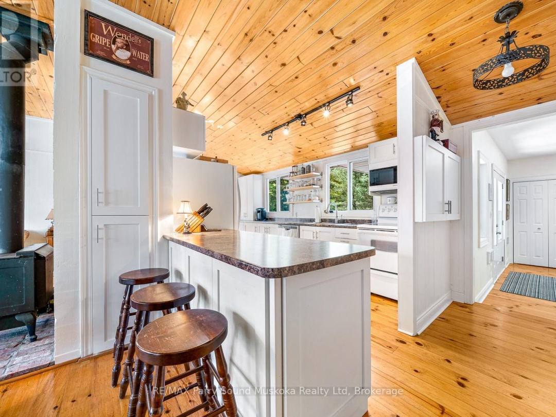3 Maureen Drive, Little Whitefish Lake