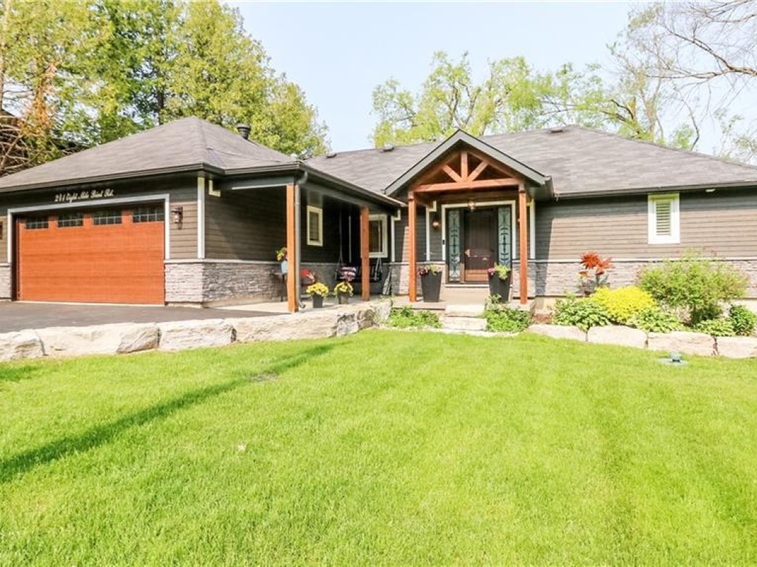 241 Eight Mile Point Road, Lake Simcoe