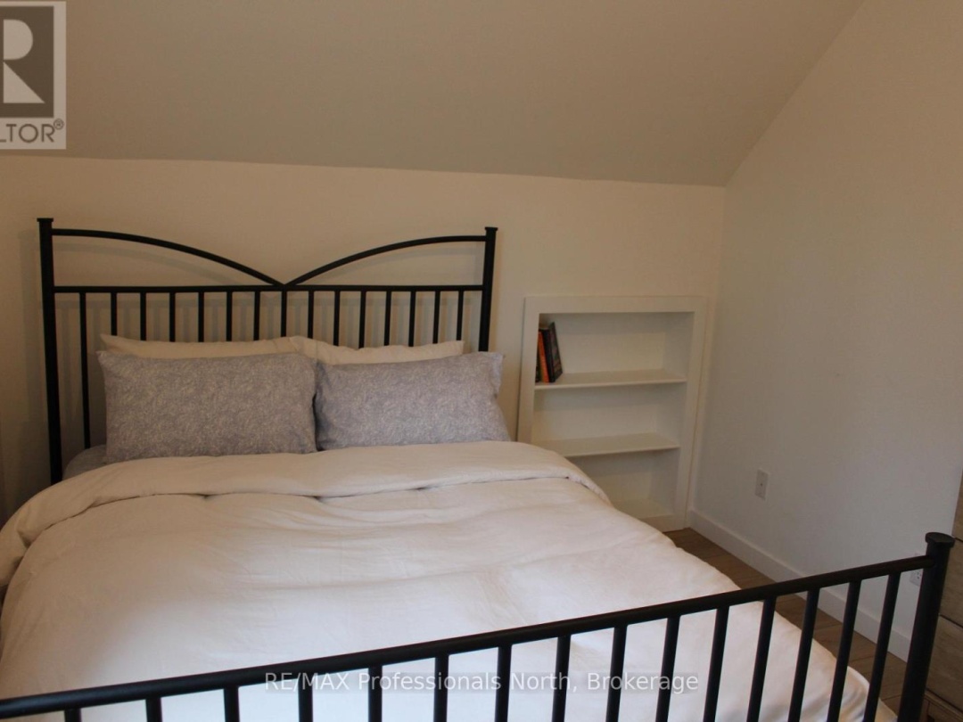 1121 OLD DONALD ROAD N, 