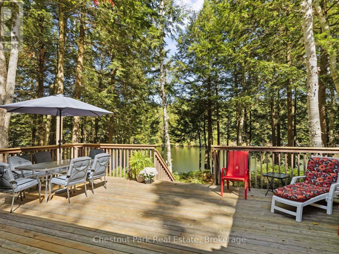 10 TAYLOR (26LM10) ISLAND, 