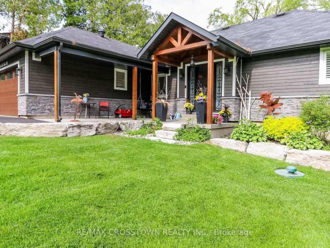 241 Eight Mile Point Road, Lake Simcoe