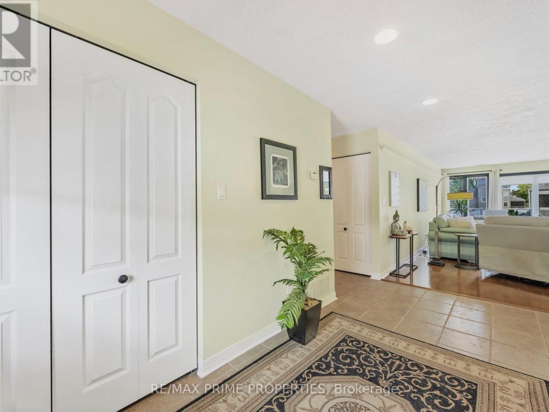 201 - 585 ATHERLEY ROAD, 