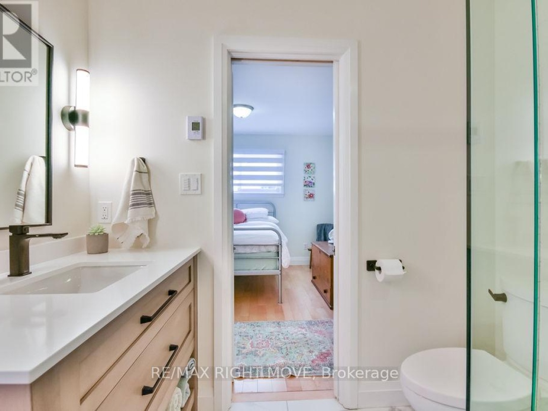 668 BROADVIEW AVENUE, 