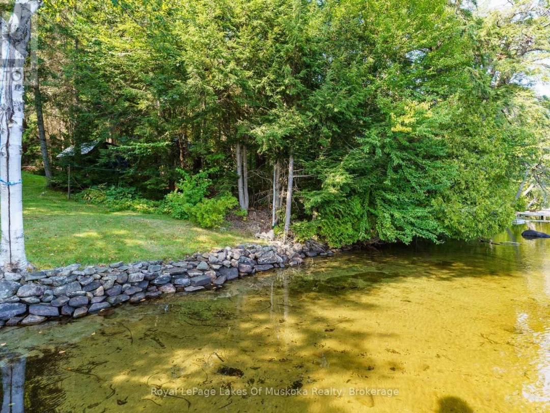 1363 West Oxbow Lake Road, Oxbow Lake