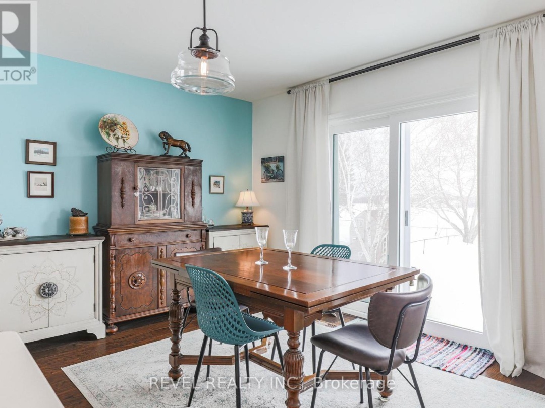 35 BRUCE CRESCENT, 