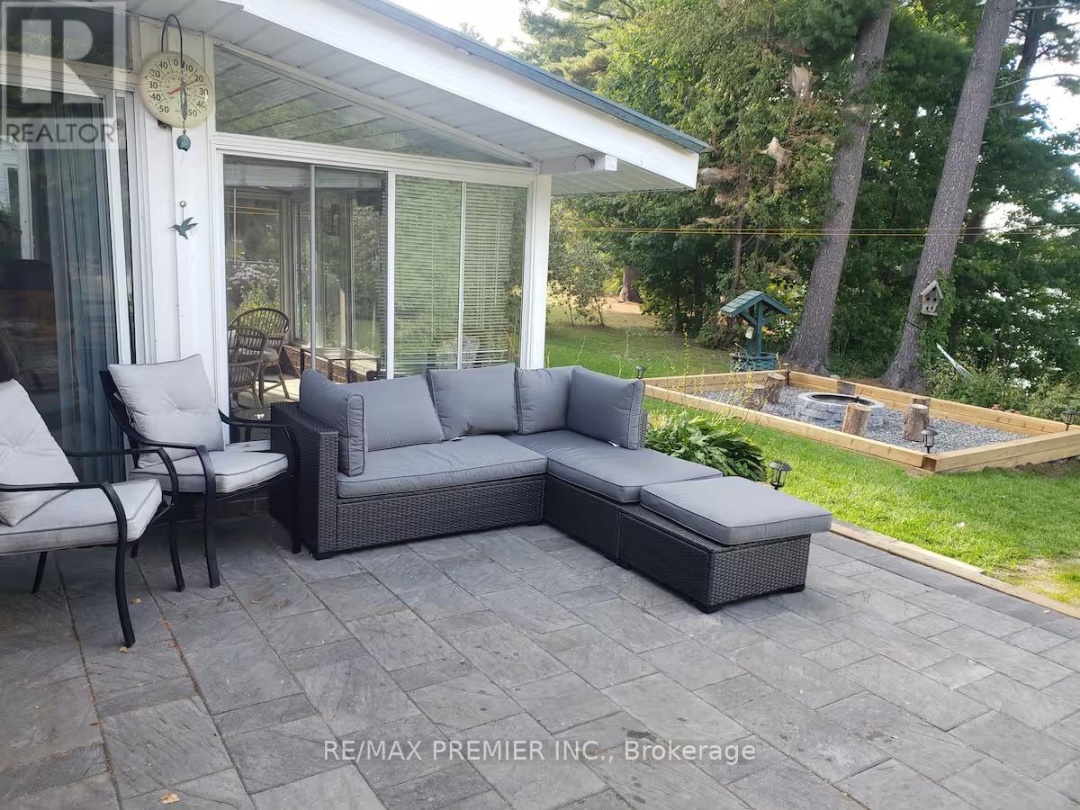 570 Phillip Street E, Gull Lake