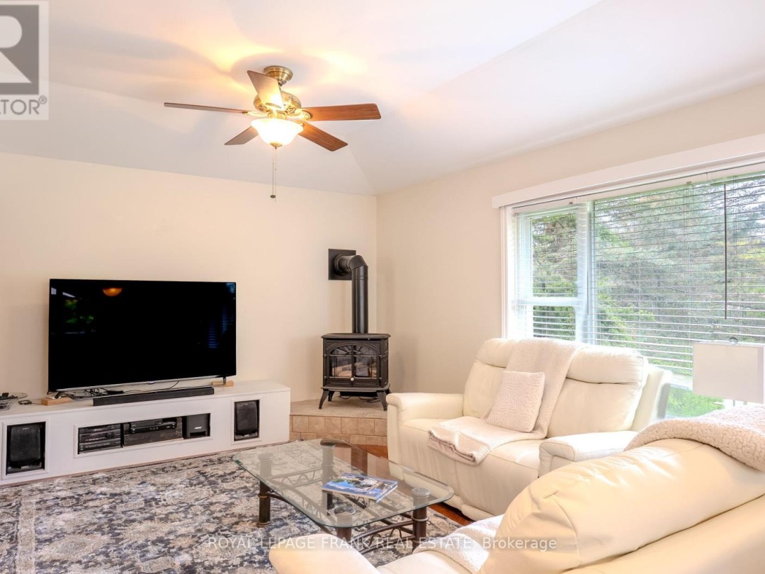 97 Pirates Glen Drive, Pigeon Lake