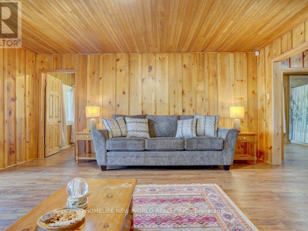 21 Potts Shore Road, Cameron Lake