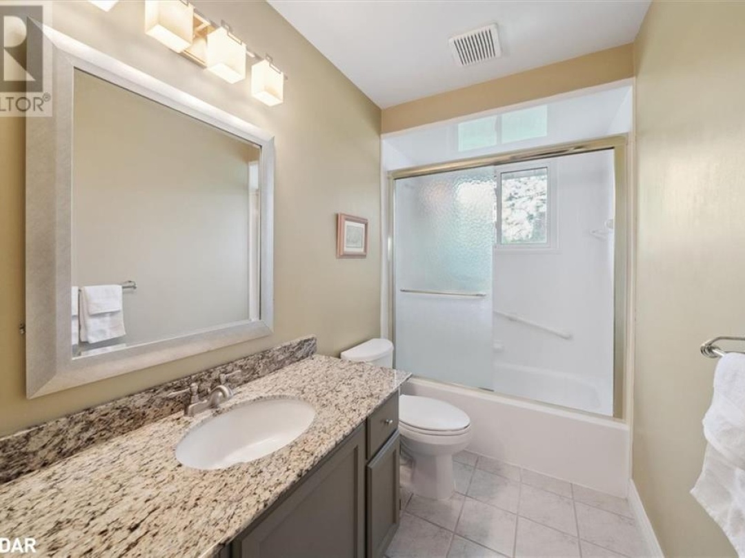 381 Country Club Circle, Pigeon Lake