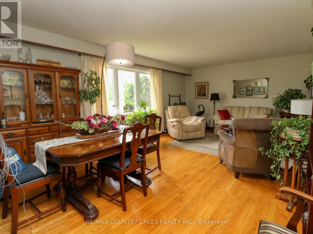 86 Beechwood Avenue, Lake Simcoe