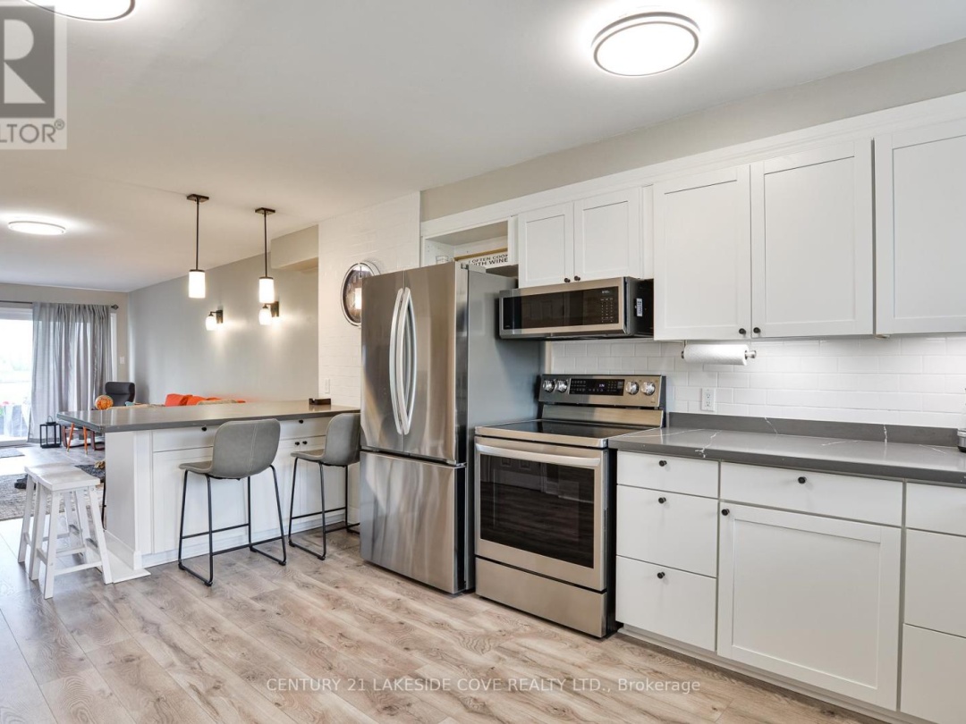 Unit 14 1 Paradise Boulevard, Lake Simcoe
