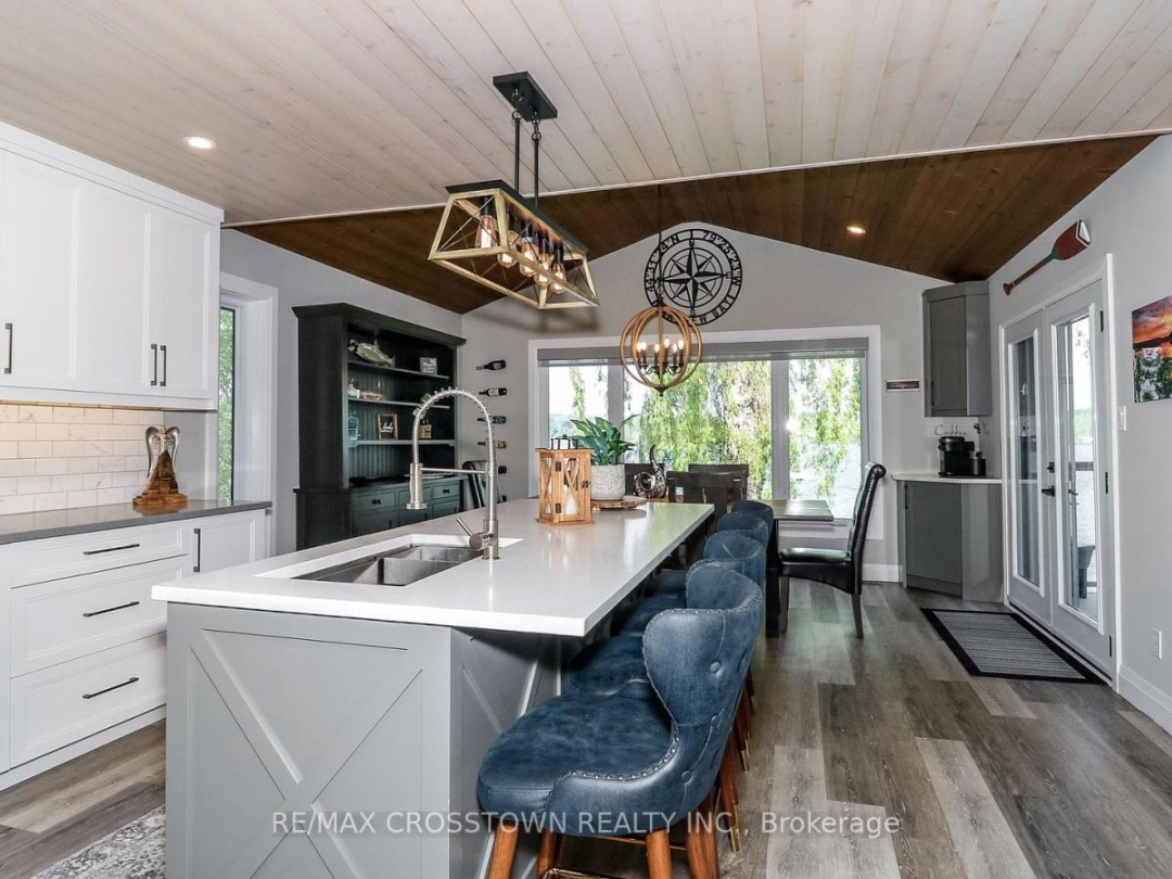 241 Eight Mile Point Road, Lake Simcoe
