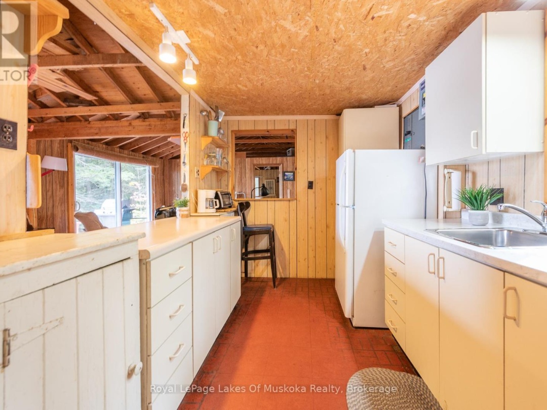 1086 SOUTH TOAD LAKE ROAD, Toad Lake