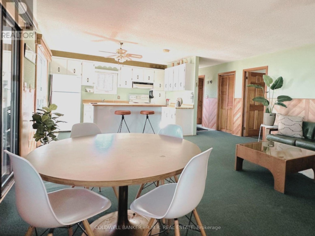 3493 Southwood Beach Boulevard, St John Lake