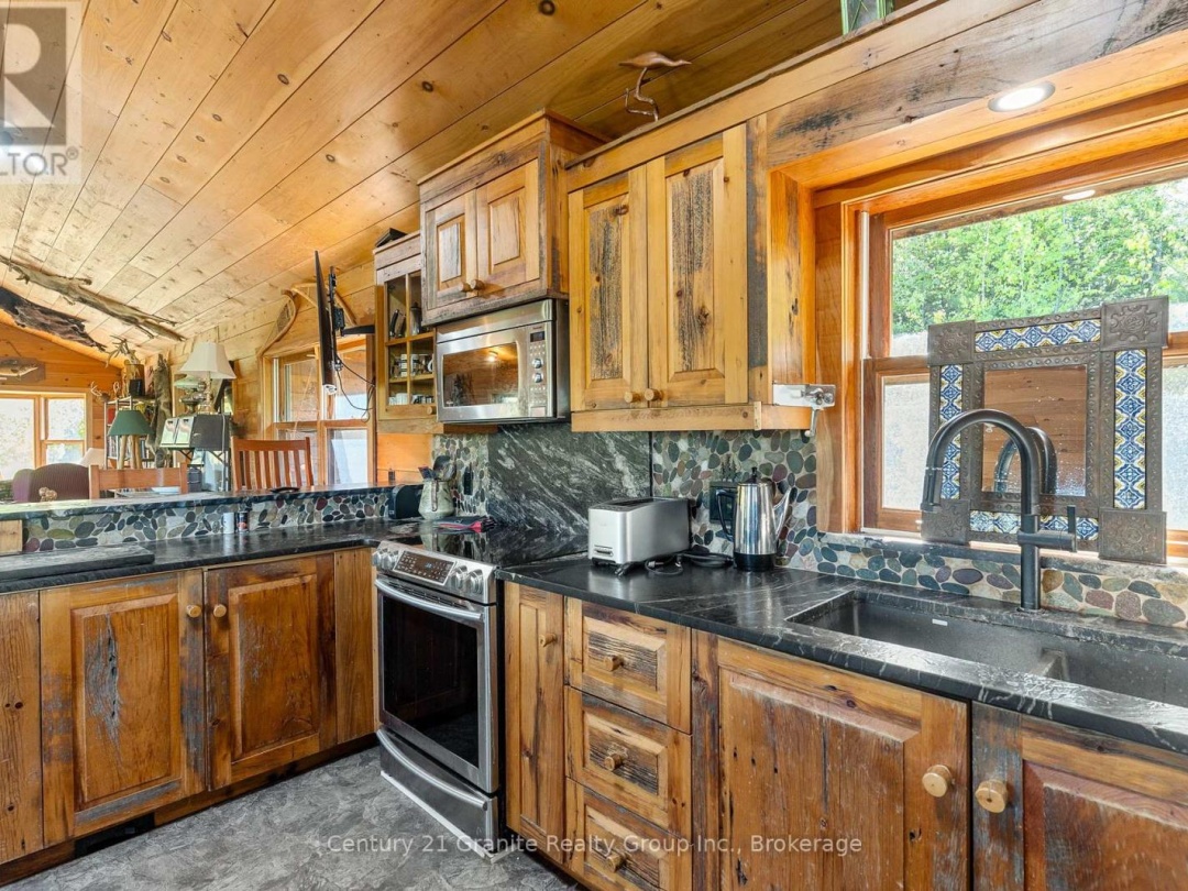 1226 TRAPLINE TRAIL, Bat Lake